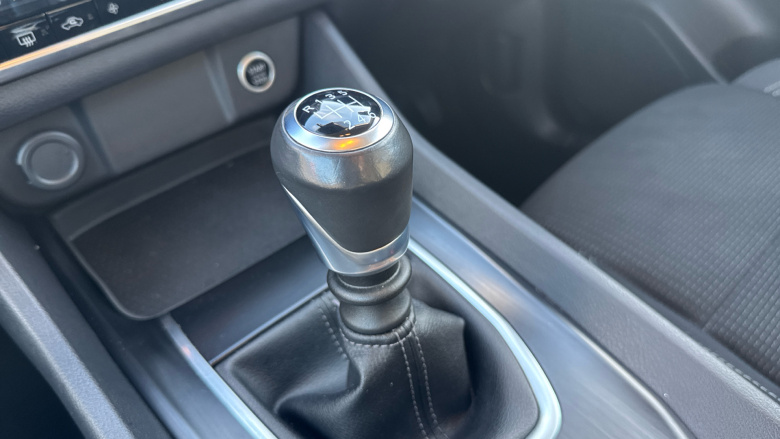 Nissan Qashqai 1.3 DiG-T MH Acenta Premium 5dr Petrol Hatchback